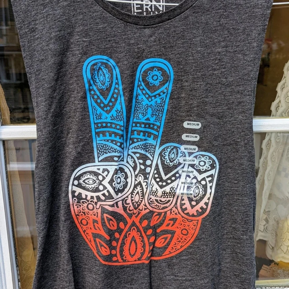 NWT ModernLux Peace Chakra Muscle Tank Mandala Zen Americana Yoga Medium - Picture 1 of 6